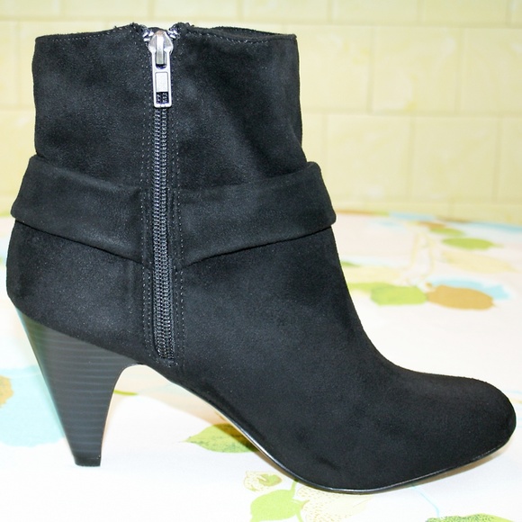 Bow Embellished Suede Heeled Ankle Boots NIB - Picture 4 of 8